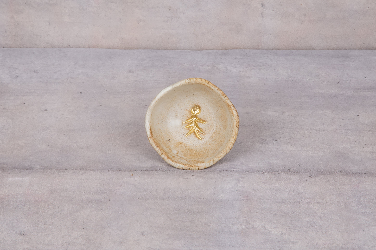 Giftware - Cracked Bowl - Ivory White & Gold