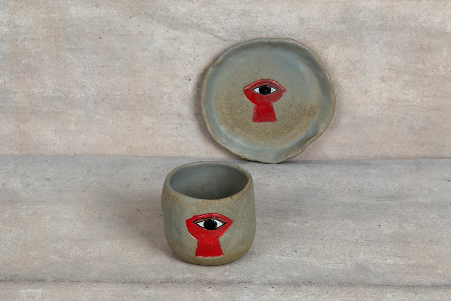 Giftware - Cup & Flat plate Cracked - Firy Red Eye